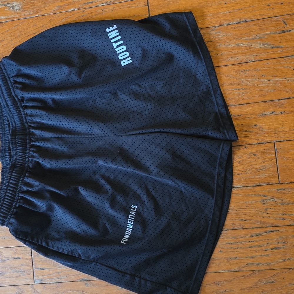 Mens Fundamentals Routine Mesh Shorts